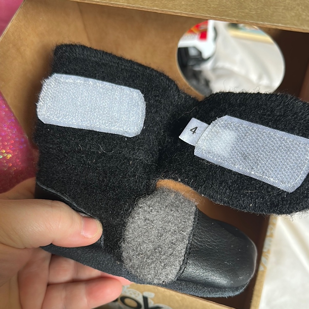 Nooks - Black and Gray Baby Booties - Picture 2 of 2